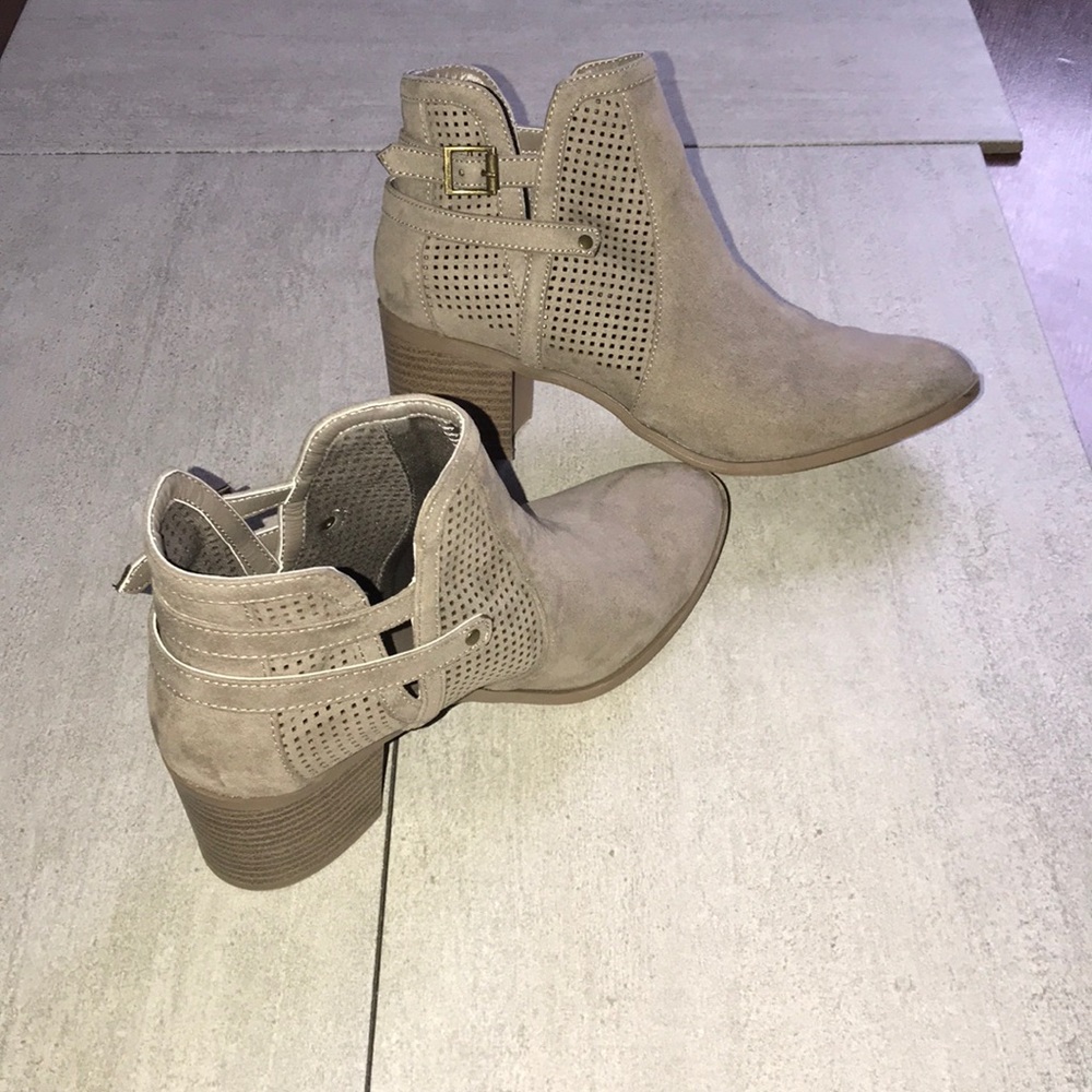 Ankle booties